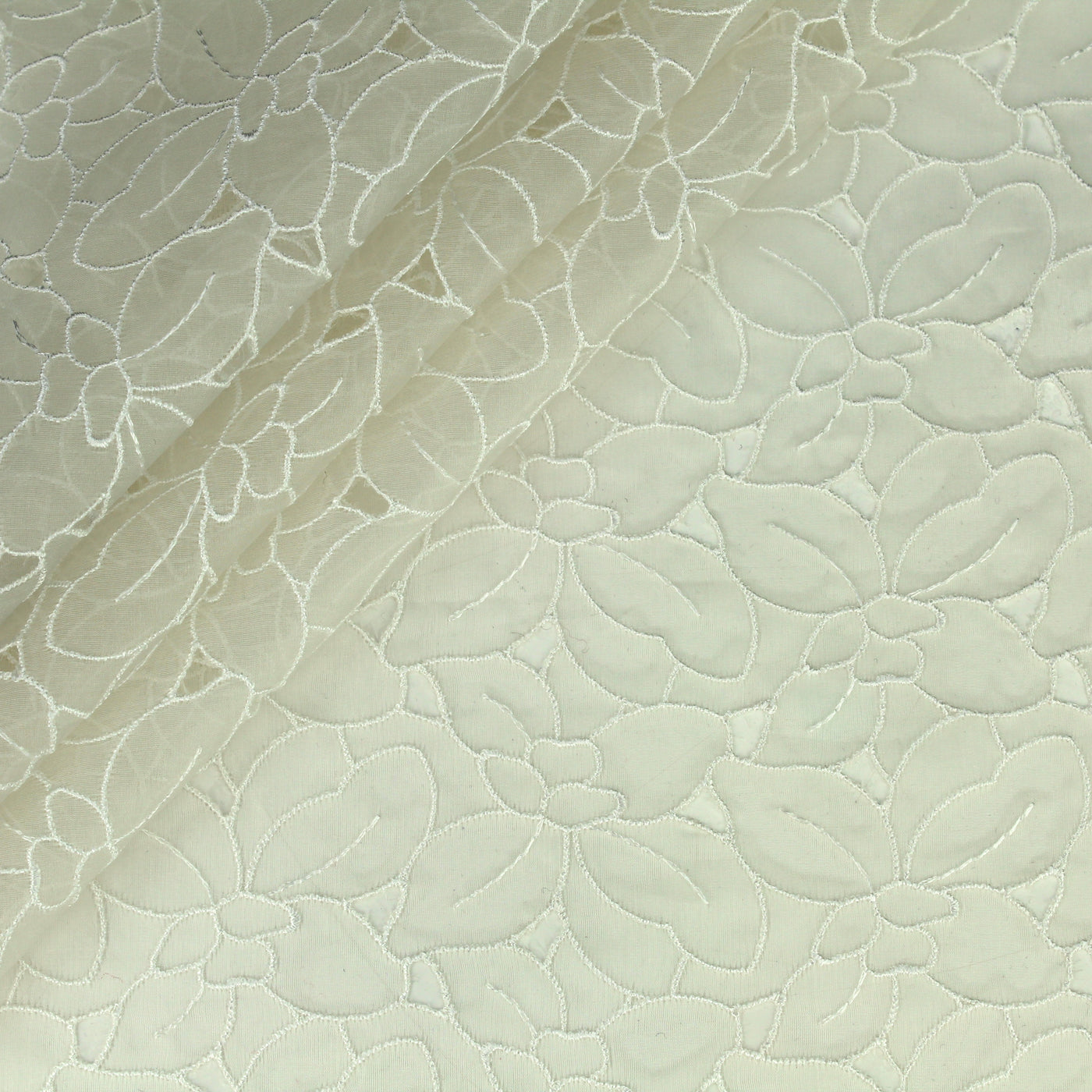 Reine Seide 44001 / Organza (bestickt)